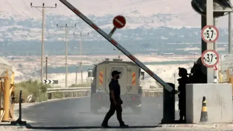 Two Individuals Gunned Down in Attack Close to West Bank-Jordan Checkpoint, IDF Confirms