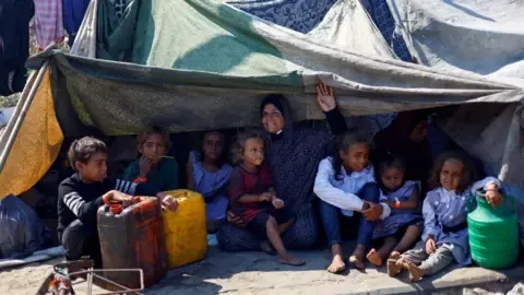 Devastating Conditions in the Gaza Strip while Military Forces Advance